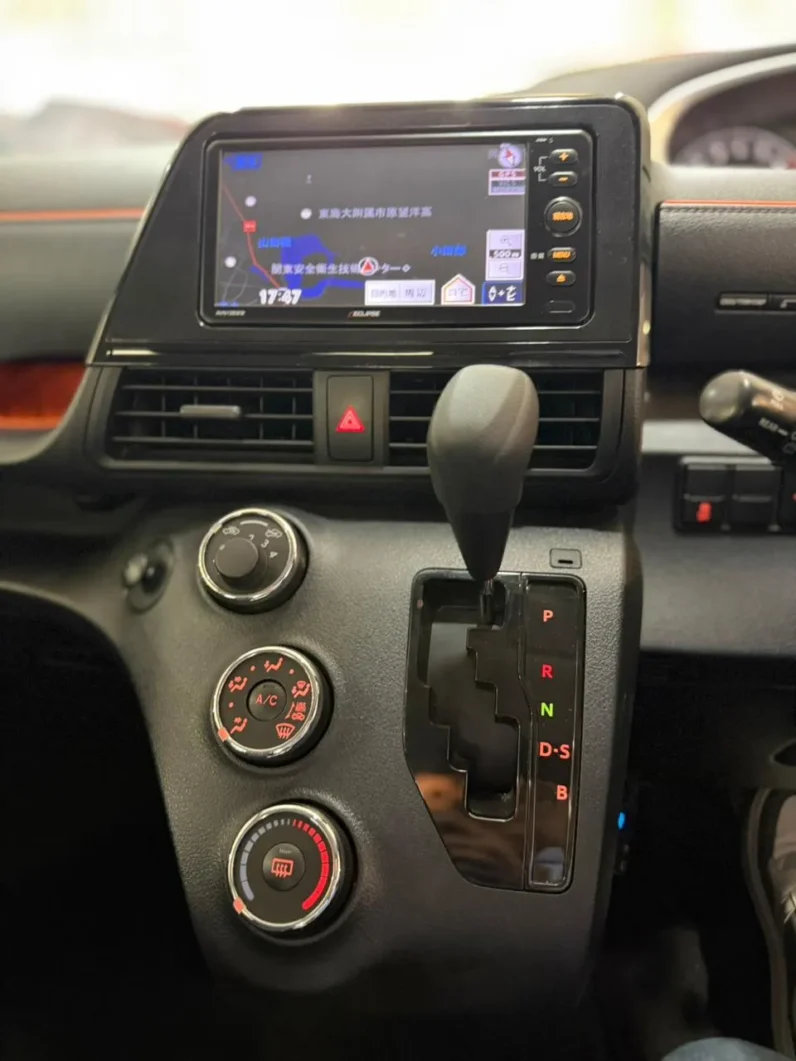 
								Toyota Sienta 2018 Non-Hybrid full									