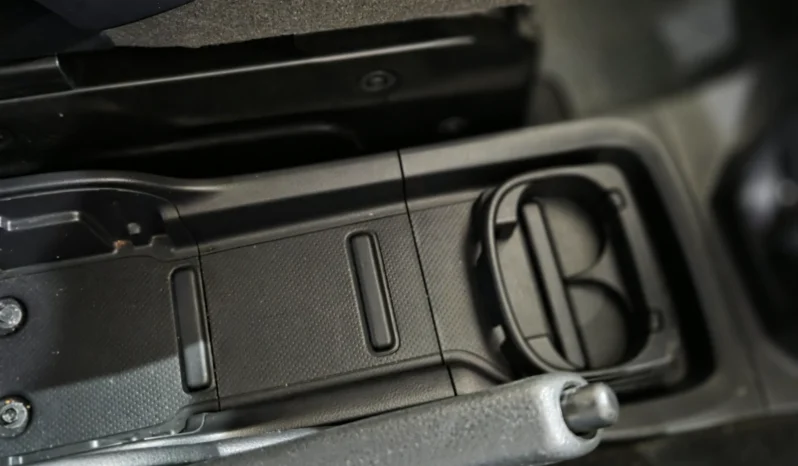 
								Nissan Vanette NV200 2018 full									