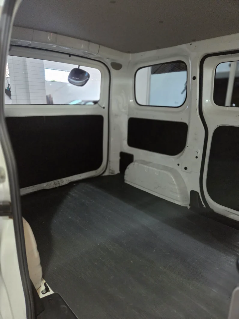 
								Nissan Vanette NV200 2018 full									