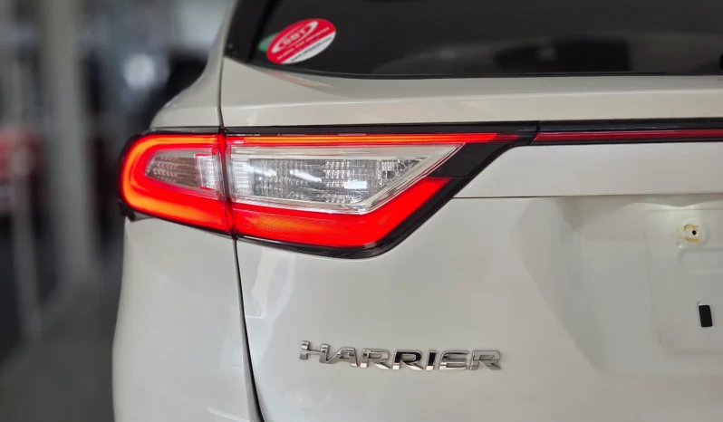 
								Toyota Harrier Hybrid 2018 4WD Premium Grade full									