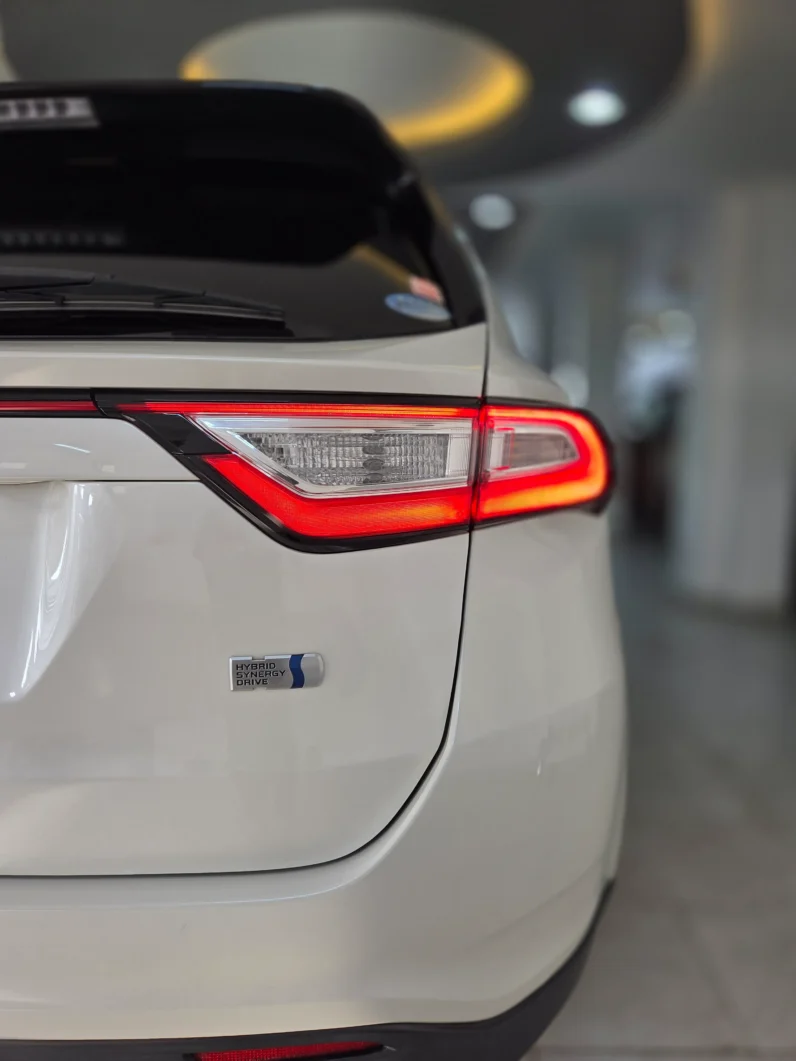 
								Toyota Harrier Hybrid 2018 4WD Premium Grade full									