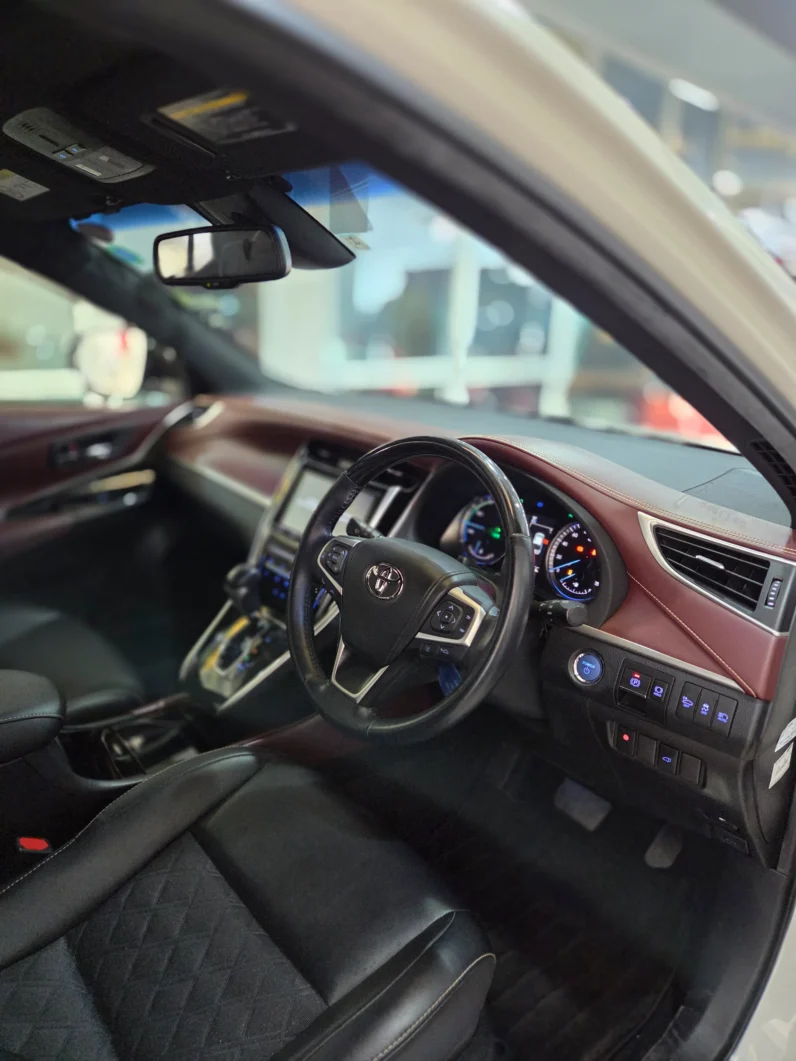 
								Toyota Harrier Hybrid 2018 4WD Premium Grade full									