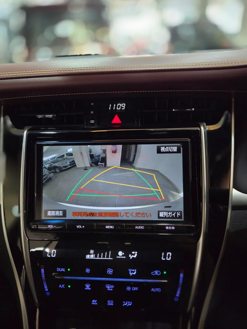 
								Toyota Harrier Hybrid 2018 4WD Premium Grade full									