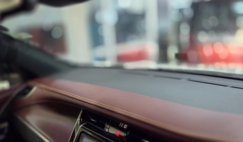 
								Toyota Harrier Hybrid 2018 4WD Premium Grade full									