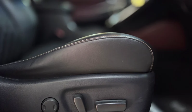 
								Toyota Harrier Hybrid 2018 4WD Premium Grade full									