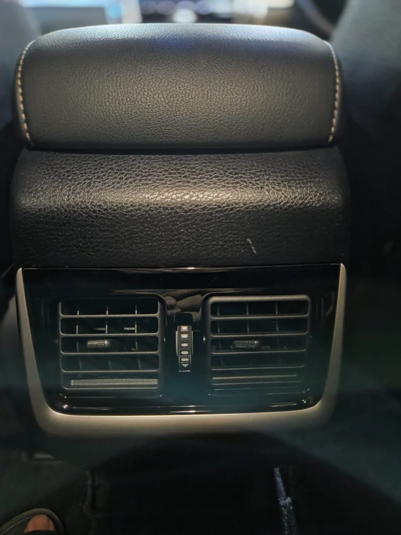 
								Toyota Harrier Hybrid 2018 4WD Premium Grade full									