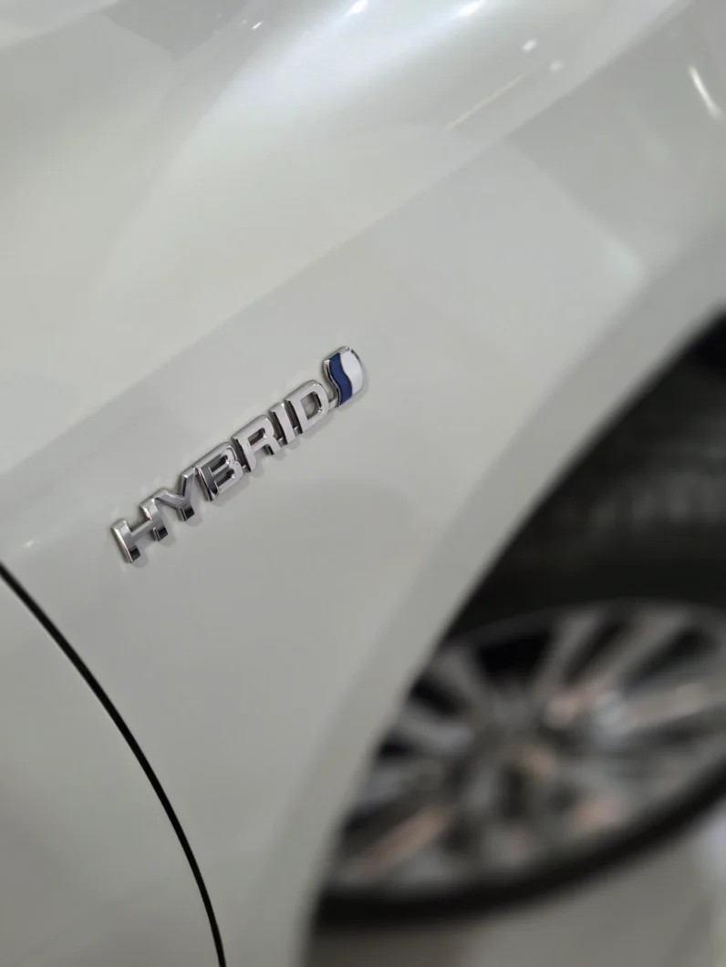 
								Toyota Harrier Hybrid 2018 4WD Premium Grade full									