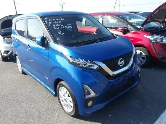 Blue Nissan Dayz Highway Star 2019 S-Hybrid ProPILOT Edition with the new shape grille and xenon headlights at Mundiya International Kenya.