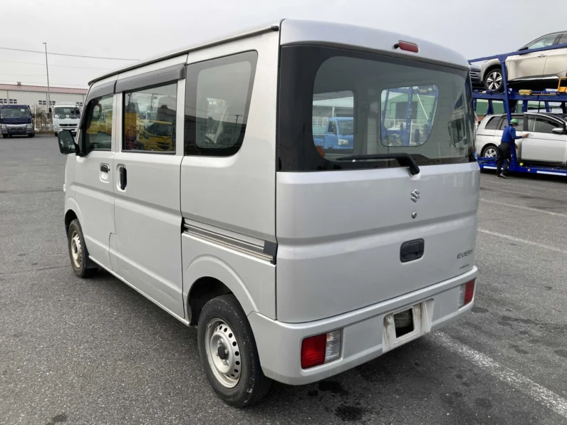 
								Suzuki Every 2019 Automatic full									