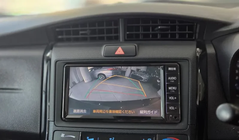 
								Toyota Corolla Axio Hybrid 2019 full									