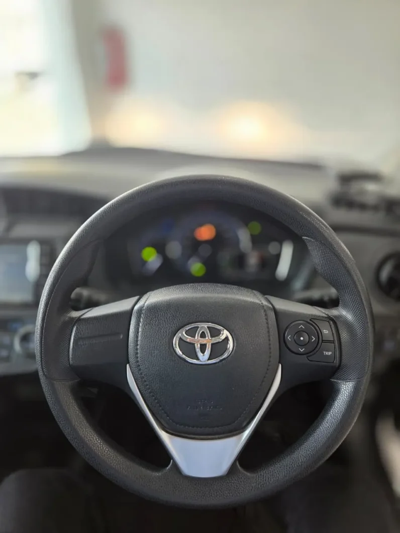 
								Toyota Corolla Axio Hybrid 2019 full									
