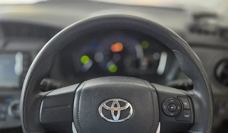 
								Toyota Corolla Axio Hybrid 2019 full									