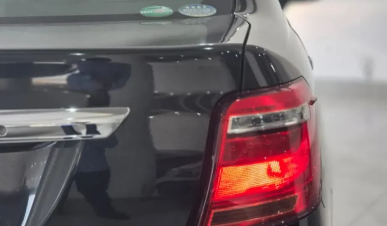 
								Toyota Corolla Axio Hybrid 2019 full									