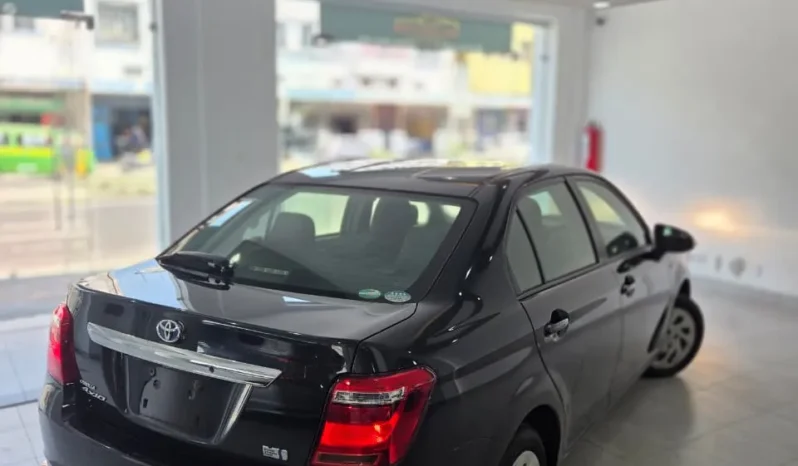
								Toyota Corolla Axio Hybrid 2019 full									