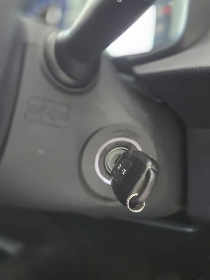 
								Toyota Corolla Axio Hybrid 2019 full									