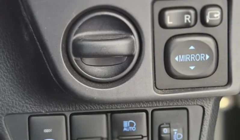 
								Toyota Corolla Axio Hybrid 2019 full									