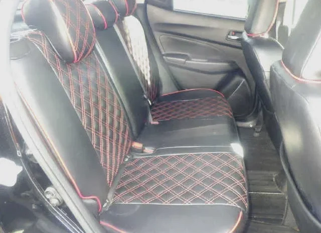 
								Suzuki Swift RS Hybrid 2019 full									