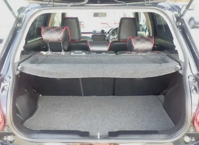 
								Suzuki Swift RS Hybrid 2019 full									