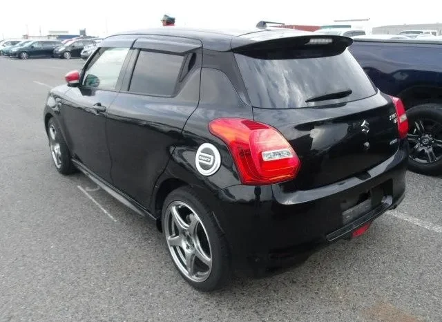 
								Suzuki Swift RS Hybrid 2019 full									