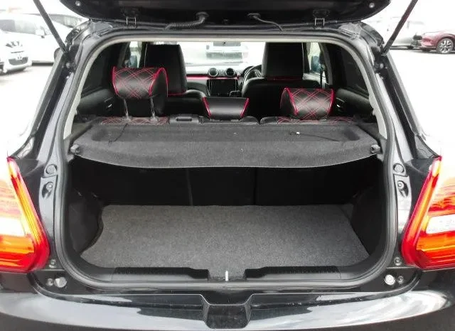 
								Suzuki Swift RS Hybrid 2019 full									