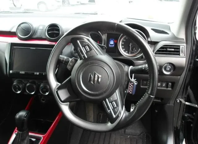 
								Suzuki Swift RS Hybrid 2019 full									