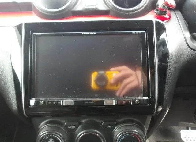 
								Suzuki Swift RS Hybrid 2019 full									