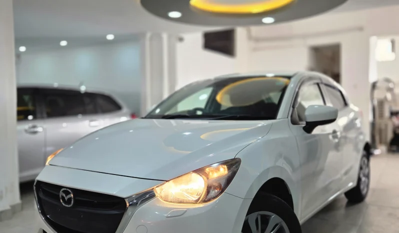 
								Mazda Demio AWD 2018 Petrol 1300cc full									