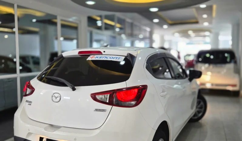 
								Mazda Demio AWD 2018 Petrol 1300cc full									