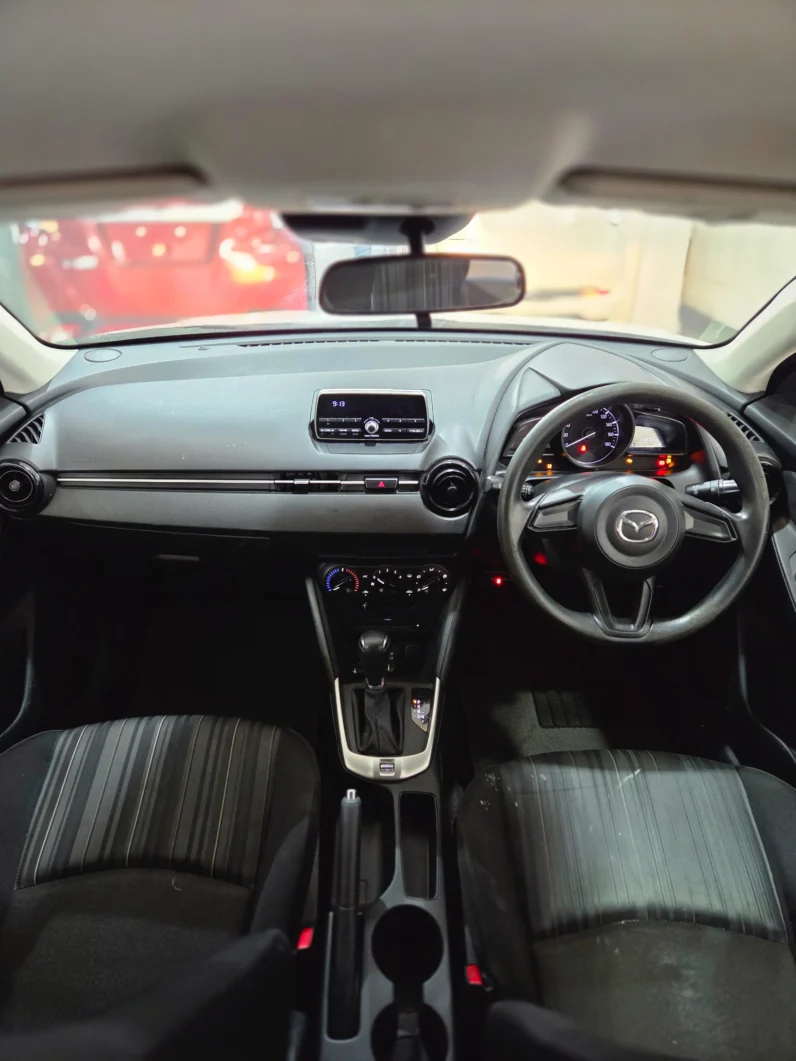 
								Mazda Demio AWD 2018 Petrol 1300cc full									