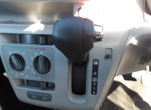 
								Daihatsu Mira e:S 2019 full									