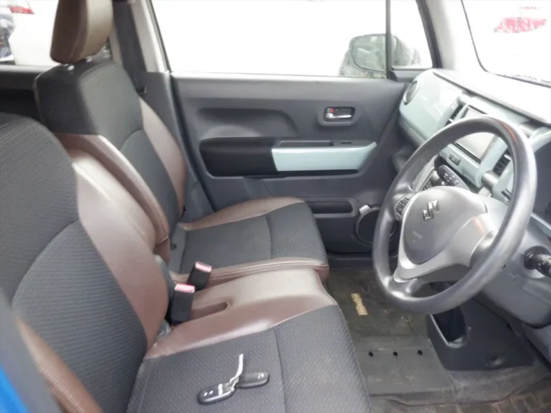 
								Suzuki Hustler S-Ene Charge 2019 Tough Wild Edition full									