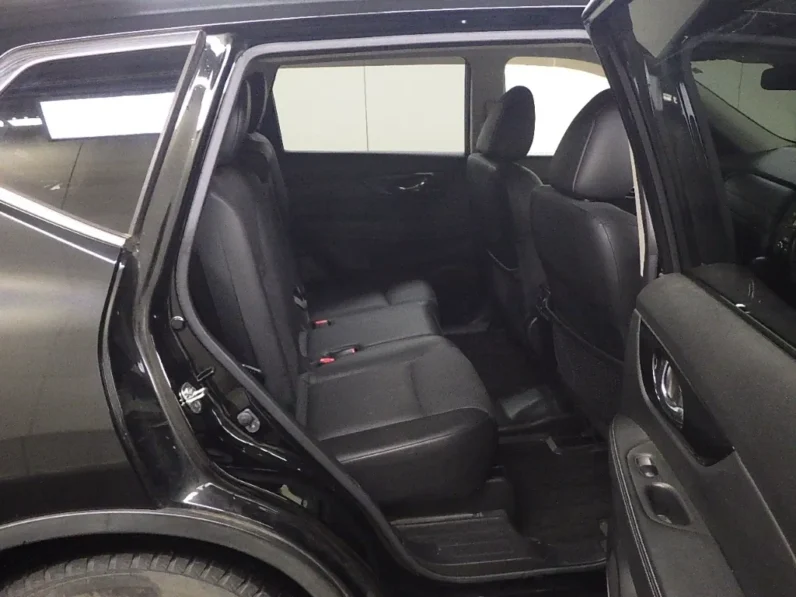 
								Nissan X-Trail 2019 4×4 full									