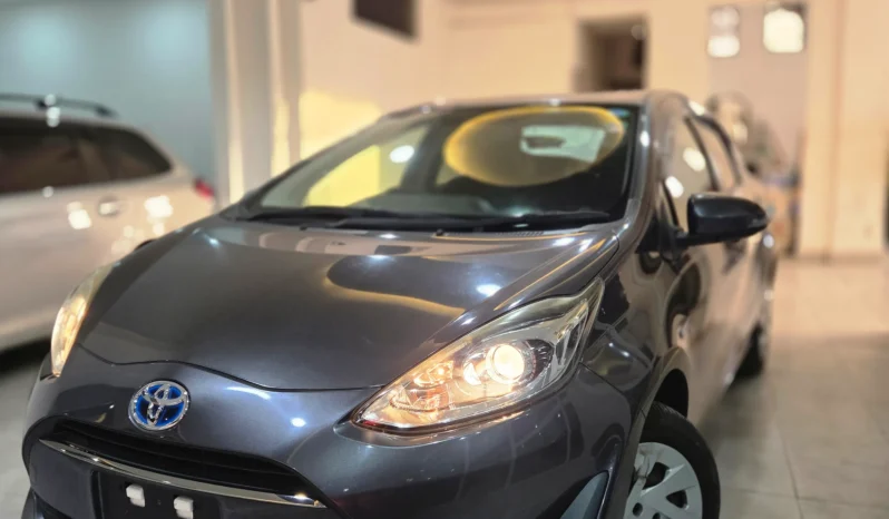 
								Toyota Aqua Hybrid 2018 full									