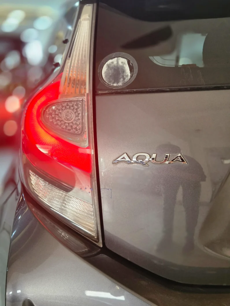 
								Toyota Aqua Hybrid 2018 full									