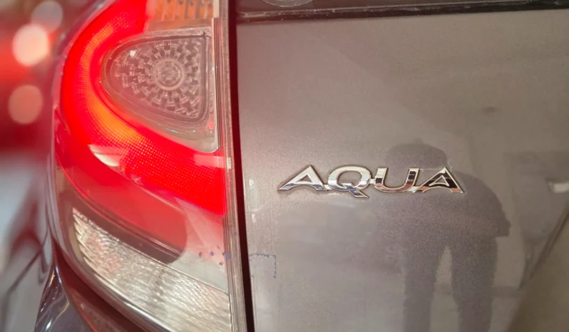 
								Toyota Aqua Hybrid 2018 full									