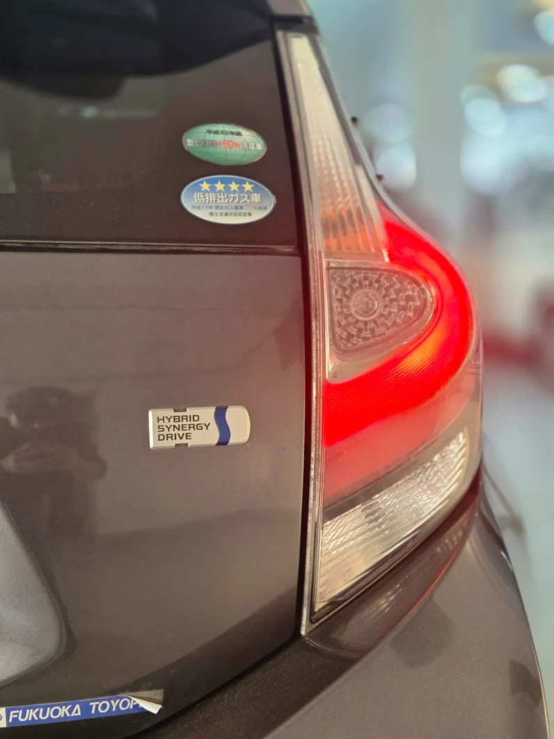 
								Toyota Aqua Hybrid 2018 full									