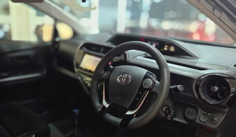 
								Toyota Aqua Hybrid 2018 full									