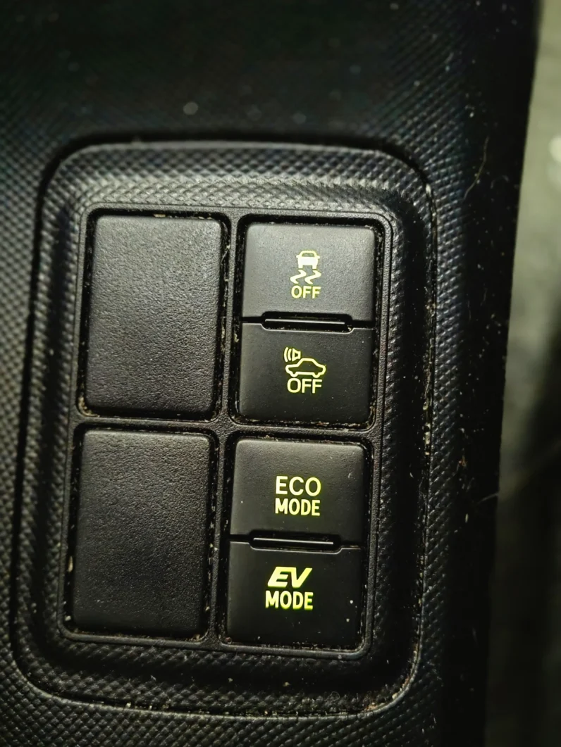 
								Toyota Aqua Hybrid 2018 full									