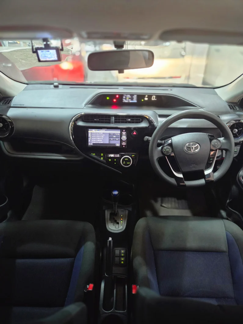 
								Toyota Aqua Hybrid 2018 full									