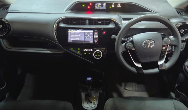 
								Toyota Aqua Hybrid 2018 full									