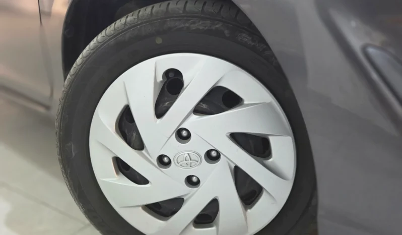 
								Toyota Aqua Hybrid 2018 full									