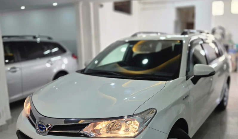 
								Toyota Corolla Fielder Hybrid 2018 full									