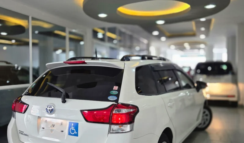 
								Toyota Corolla Fielder Hybrid 2018 full									