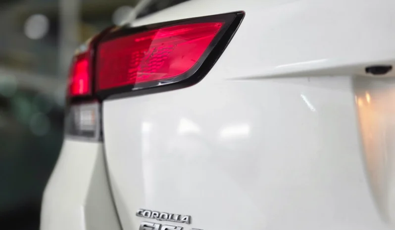 
								Toyota Corolla Fielder Hybrid 2018 full									