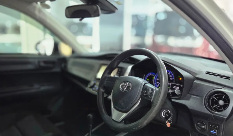 
								Toyota Corolla Fielder Hybrid 2018 full									