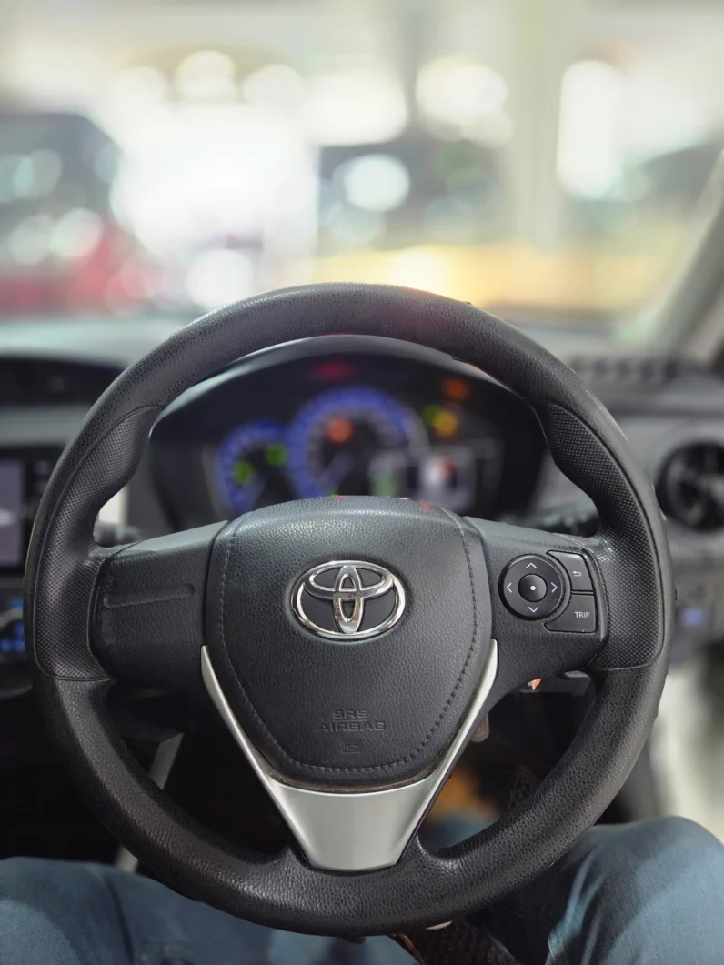 
								Toyota Corolla Fielder Hybrid 2018 full									