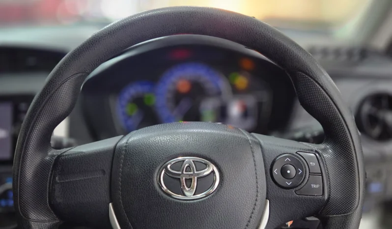 
								Toyota Corolla Fielder Hybrid 2018 full									