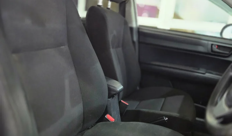 
								Toyota Corolla Fielder Hybrid 2018 full									