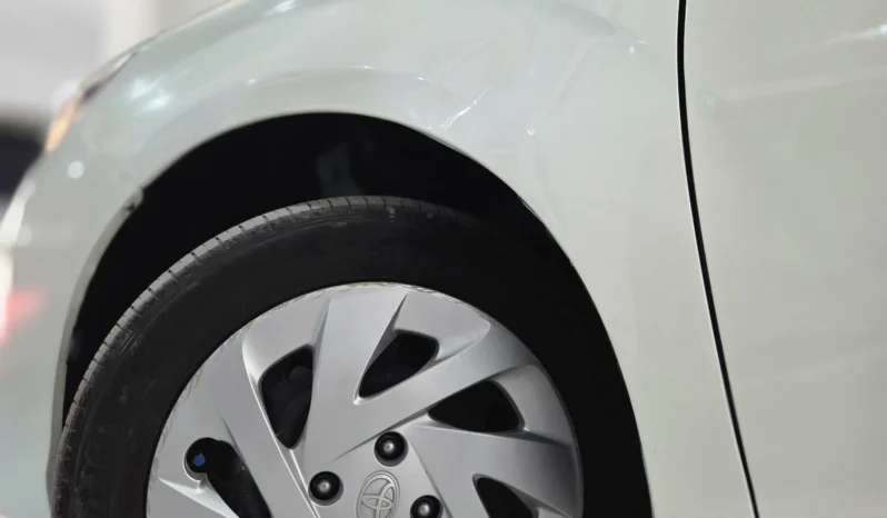 
								Toyota Corolla Fielder Hybrid 2018 full									