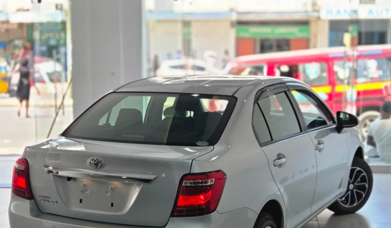 
								Toyota Corolla Axio 2019 Non Hybrid full									